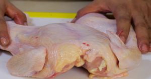 Как разделать курицу от костей Как разделать курицу на части: рекомендации
